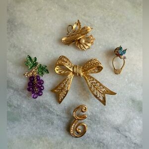 Vintage gold tone Lot of 5 Brooch and Pin